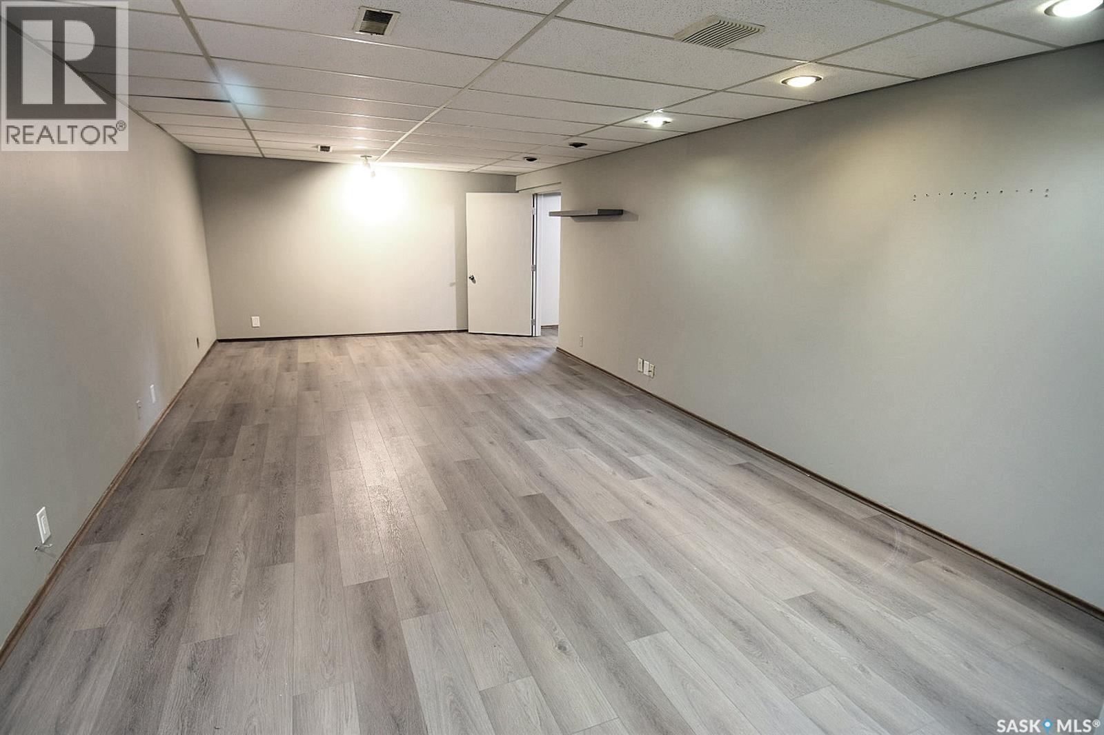352 Carleton DRIVE - 21