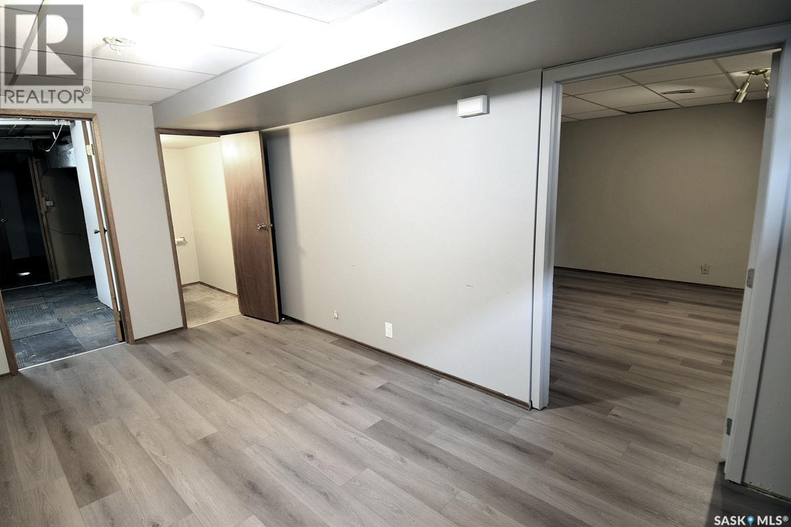 352 Carleton DRIVE - 23