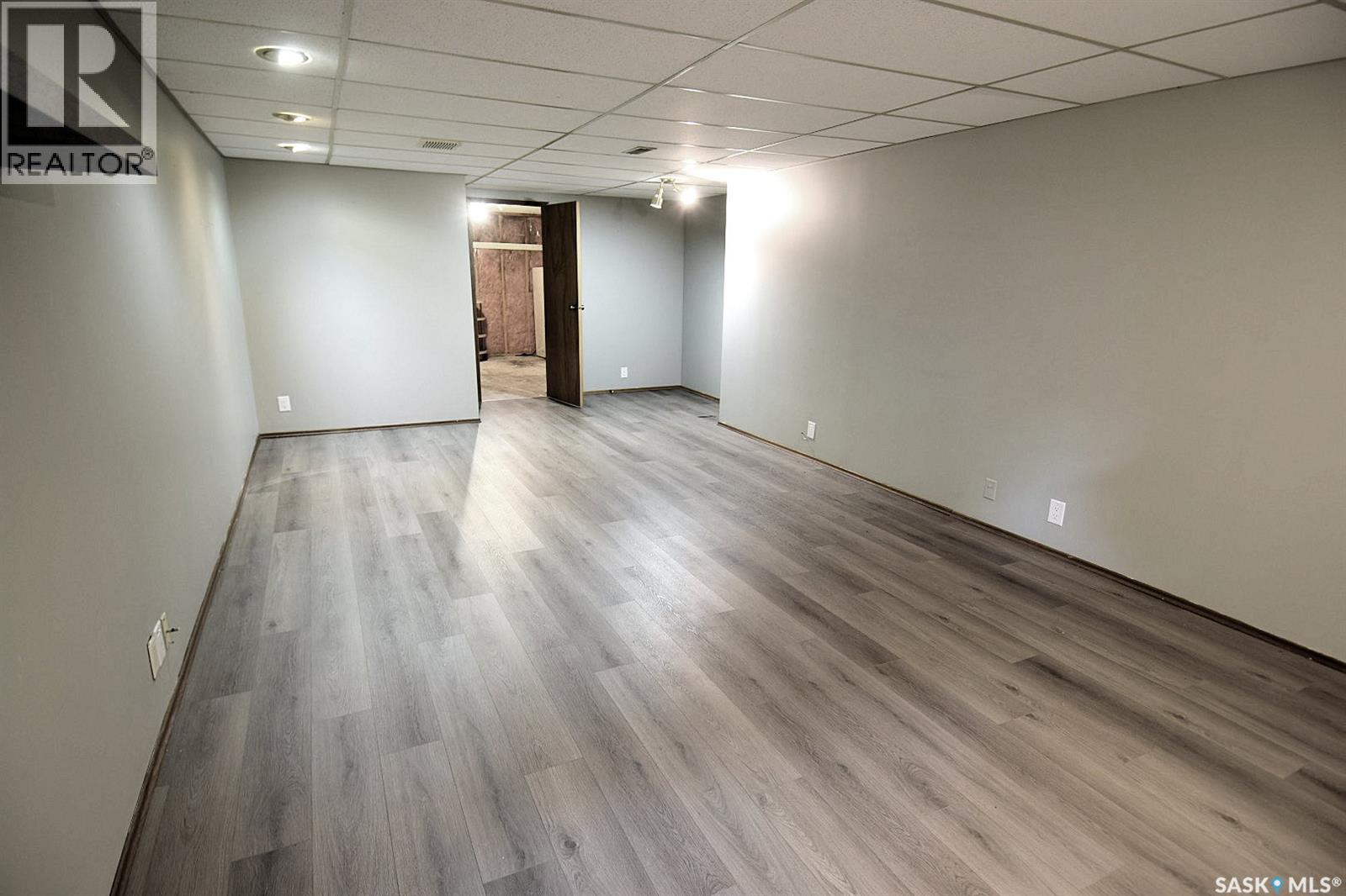 352 Carleton DRIVE - 22