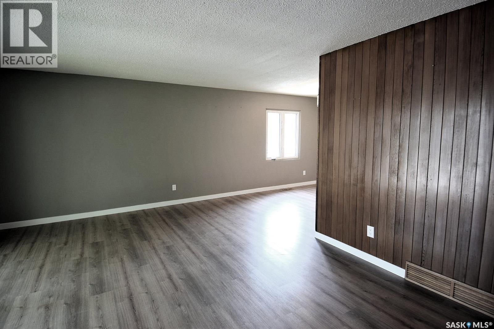 352 Carleton DRIVE - 8