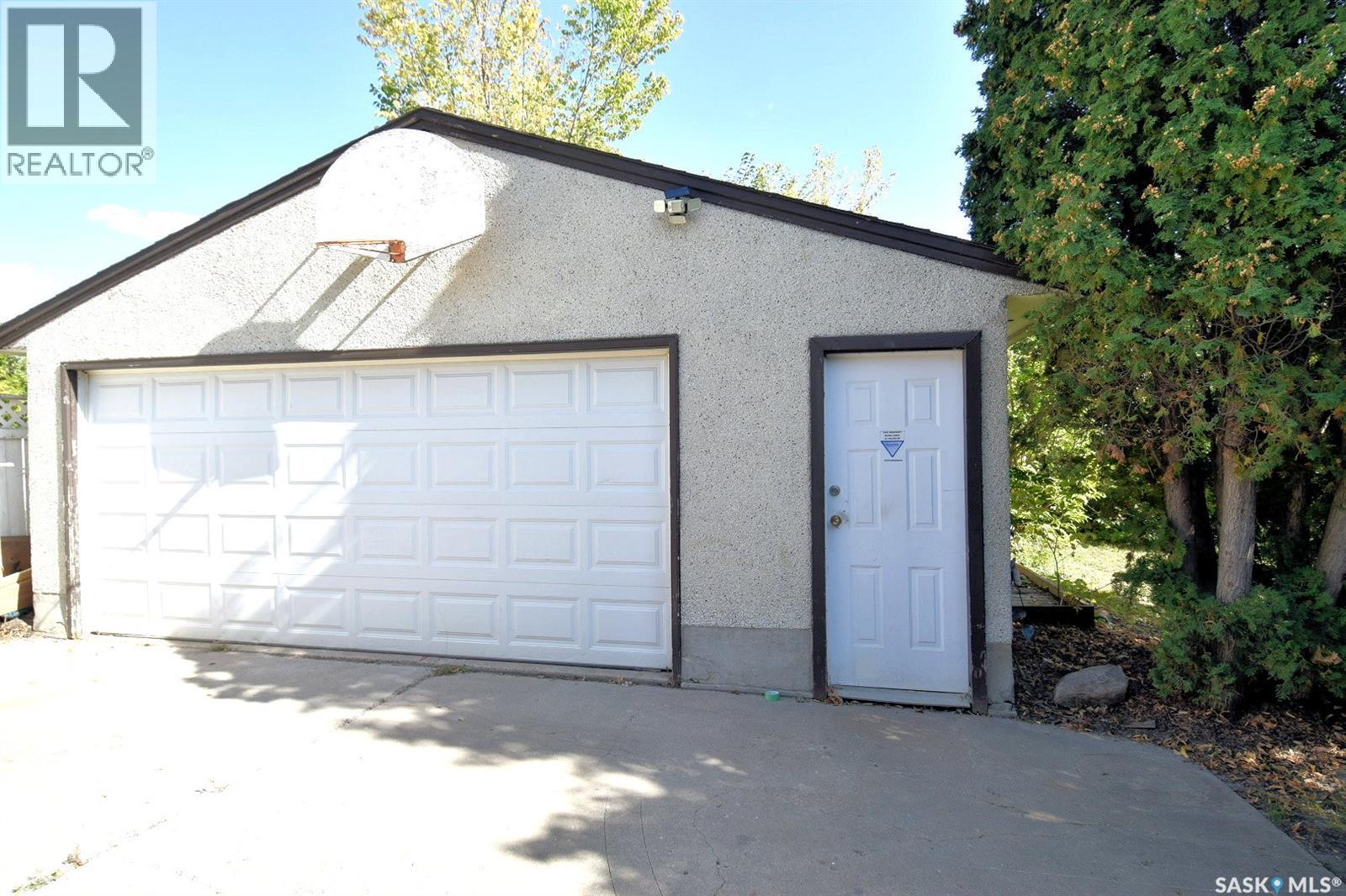 352 Carleton DRIVE - 30