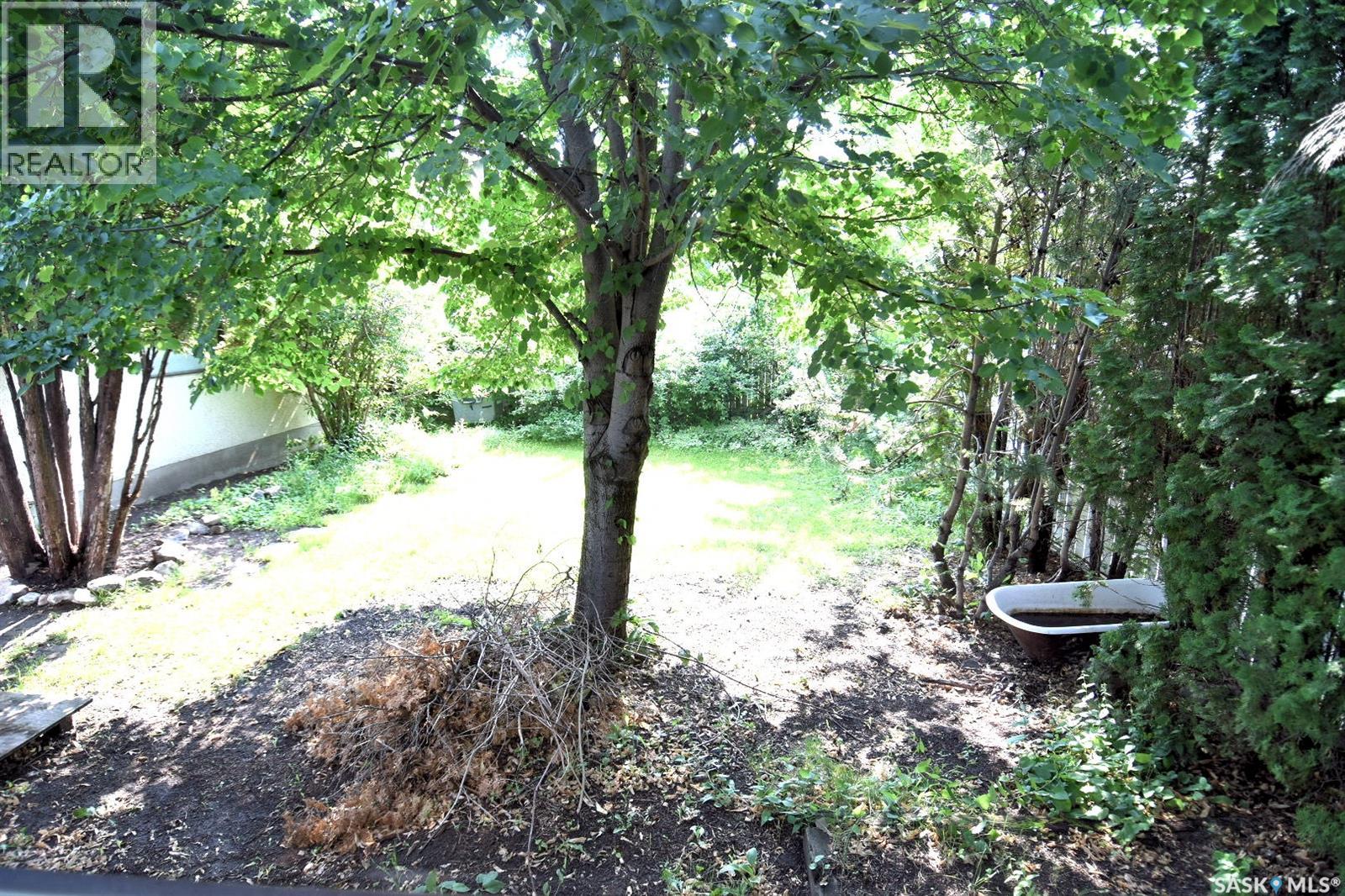 352 Carleton DRIVE - 33