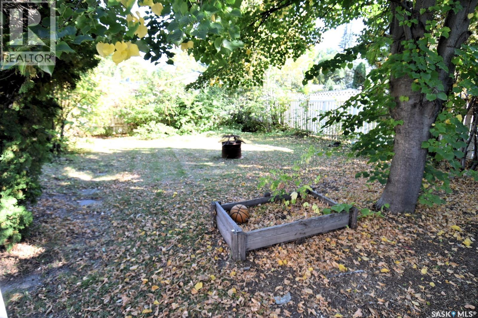352 Carleton DRIVE - 34