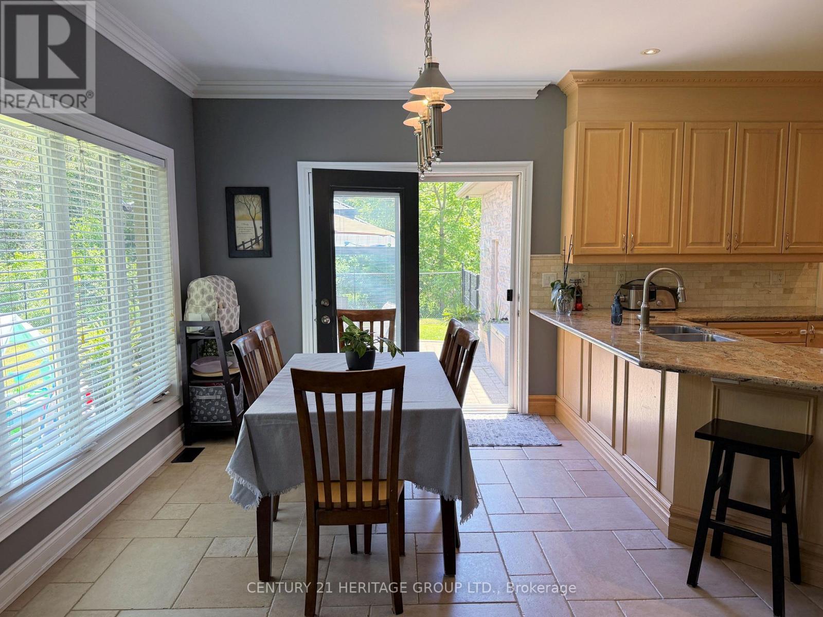 49 SHORE CRESCENT - 15