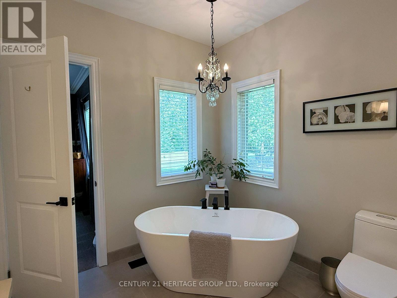 49 SHORE CRESCENT - 20