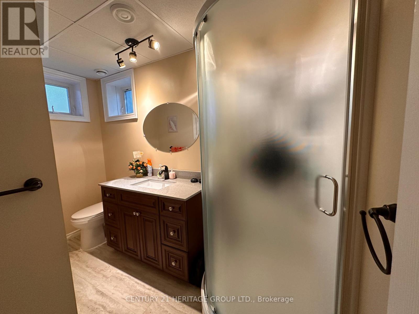 49 SHORE CRESCENT - 28