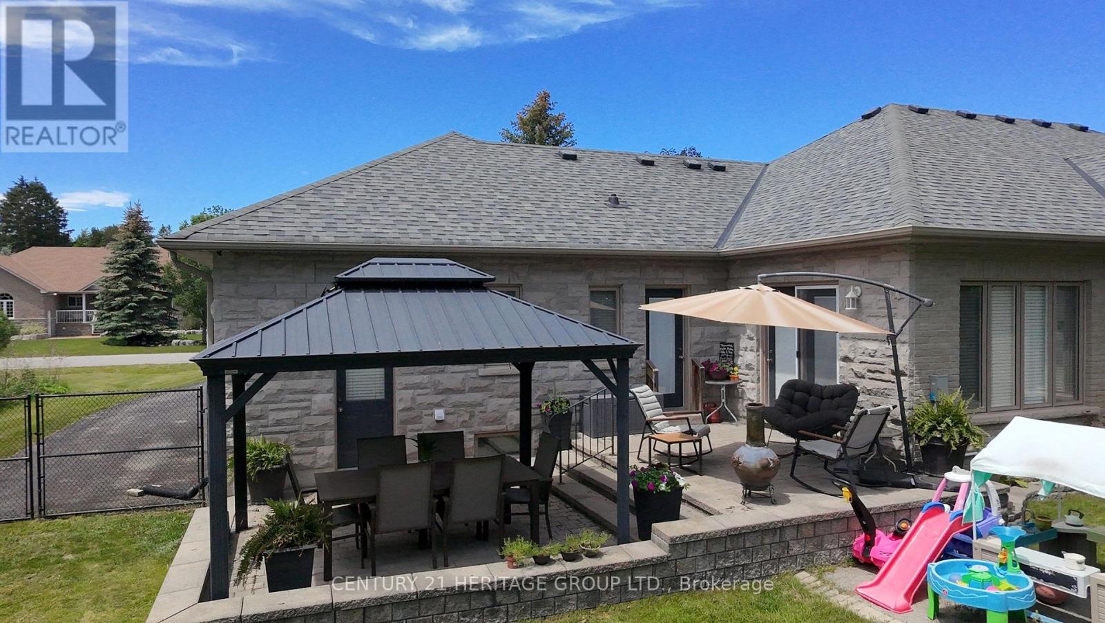 49 SHORE CRESCENT - 33