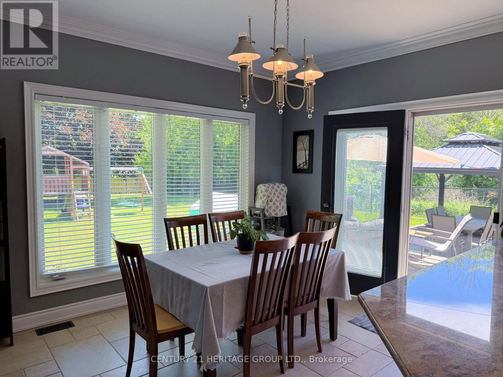 49 SHORE CRESCENT - 16