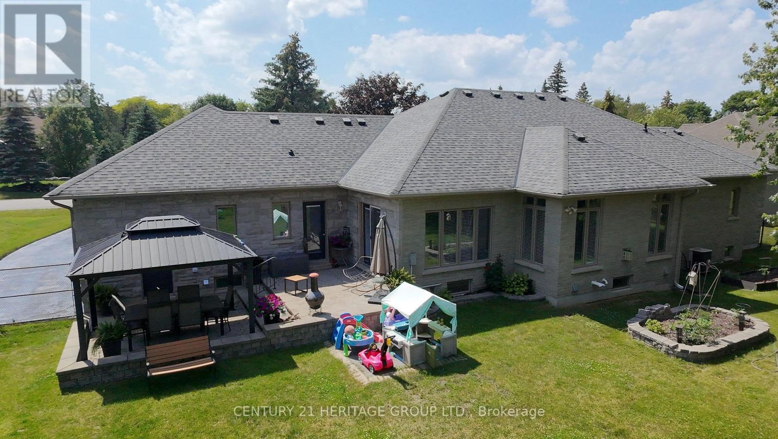 49 SHORE CRESCENT - 34
