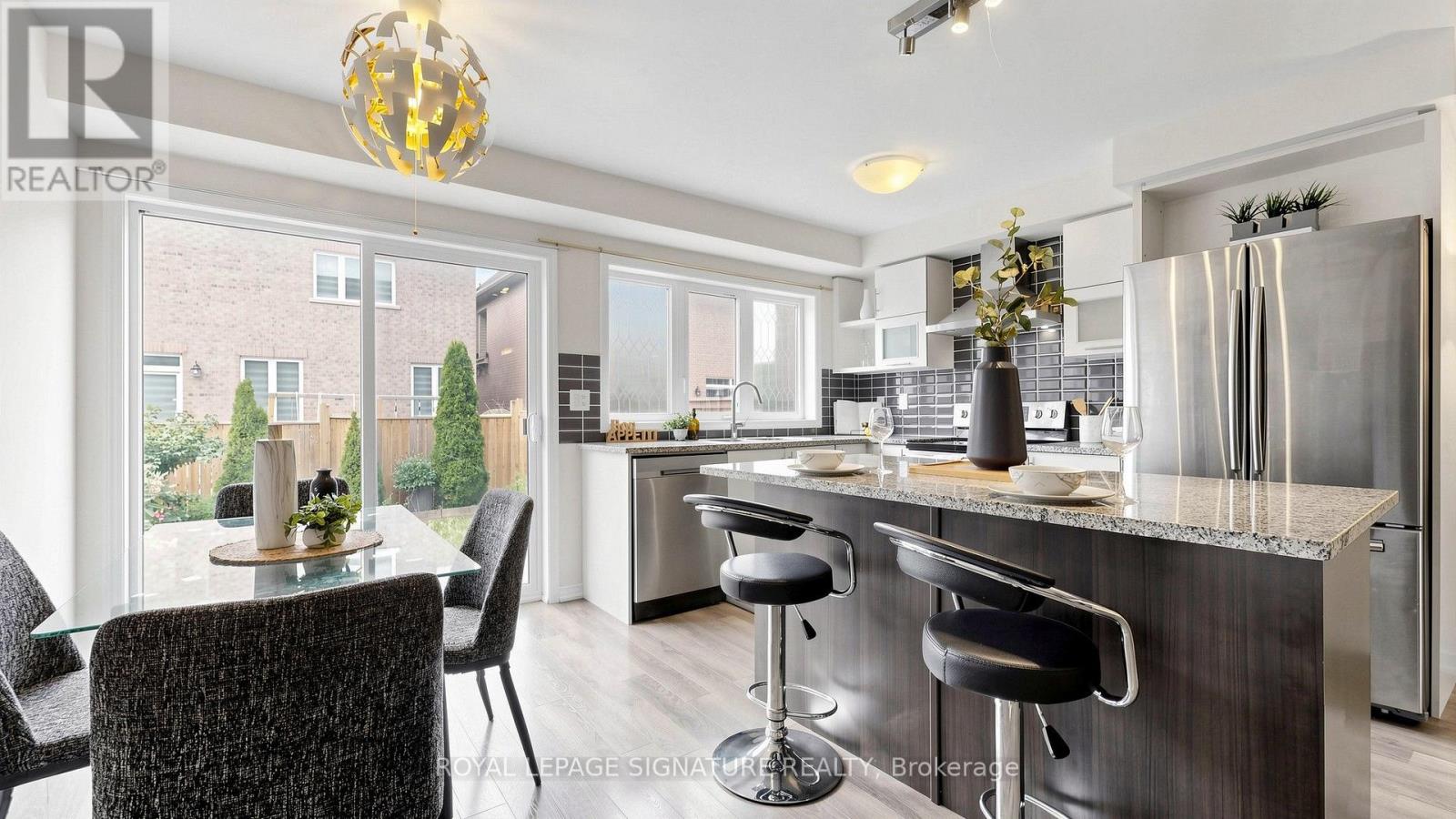 492 QUEEN MARY DRIVE - 15