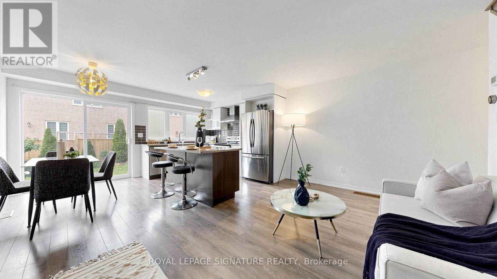 492 QUEEN MARY DRIVE - 16