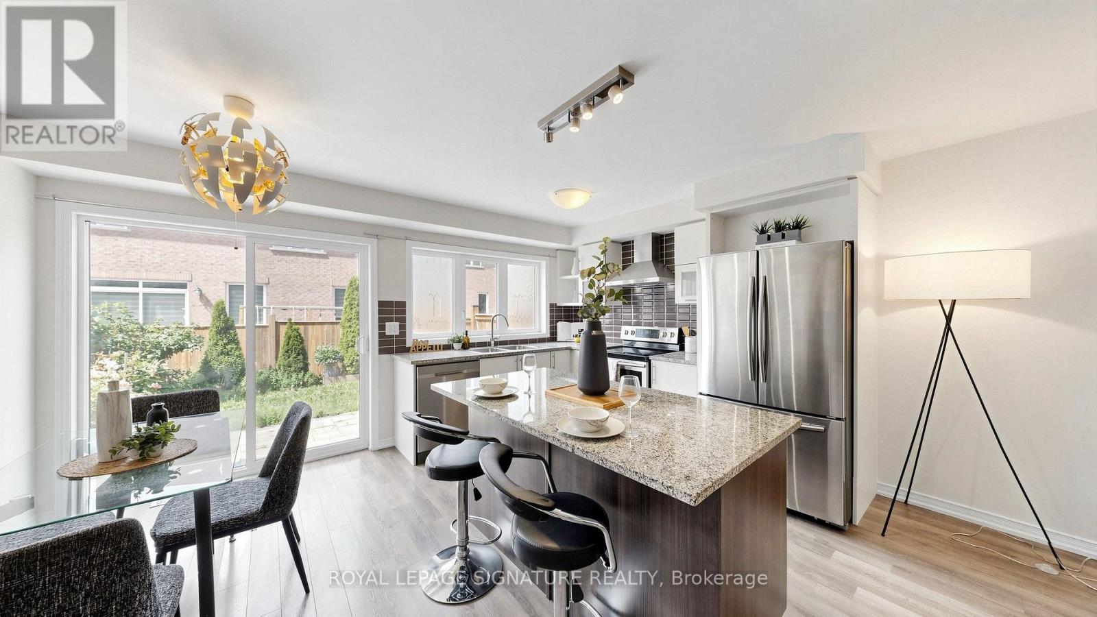 492 QUEEN MARY DRIVE - 20