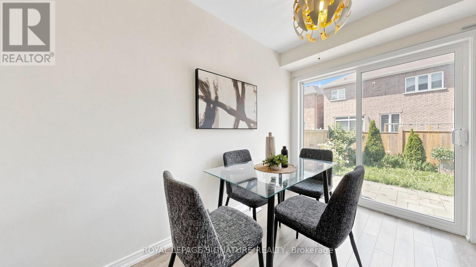492 QUEEN MARY DRIVE - 24