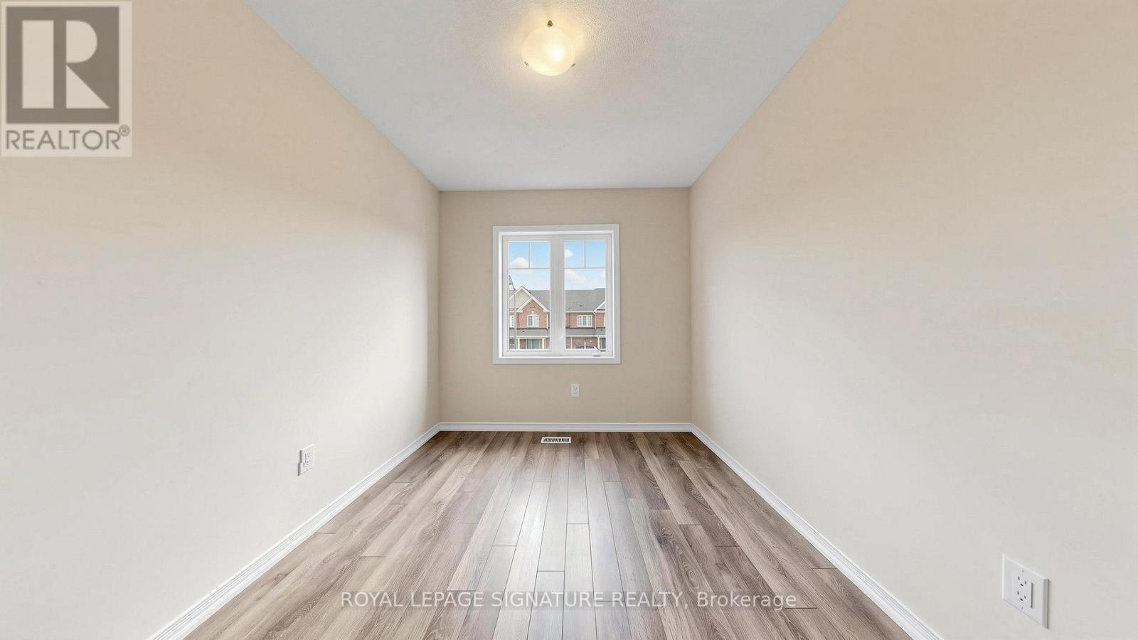 492 QUEEN MARY DRIVE - 37