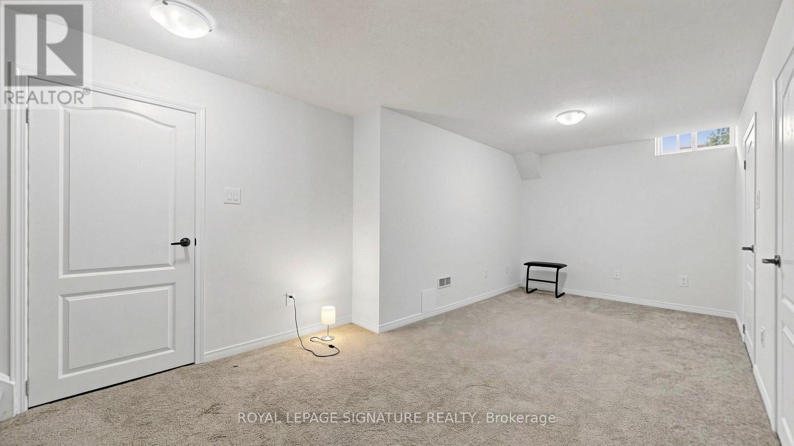 492 QUEEN MARY DRIVE - 40