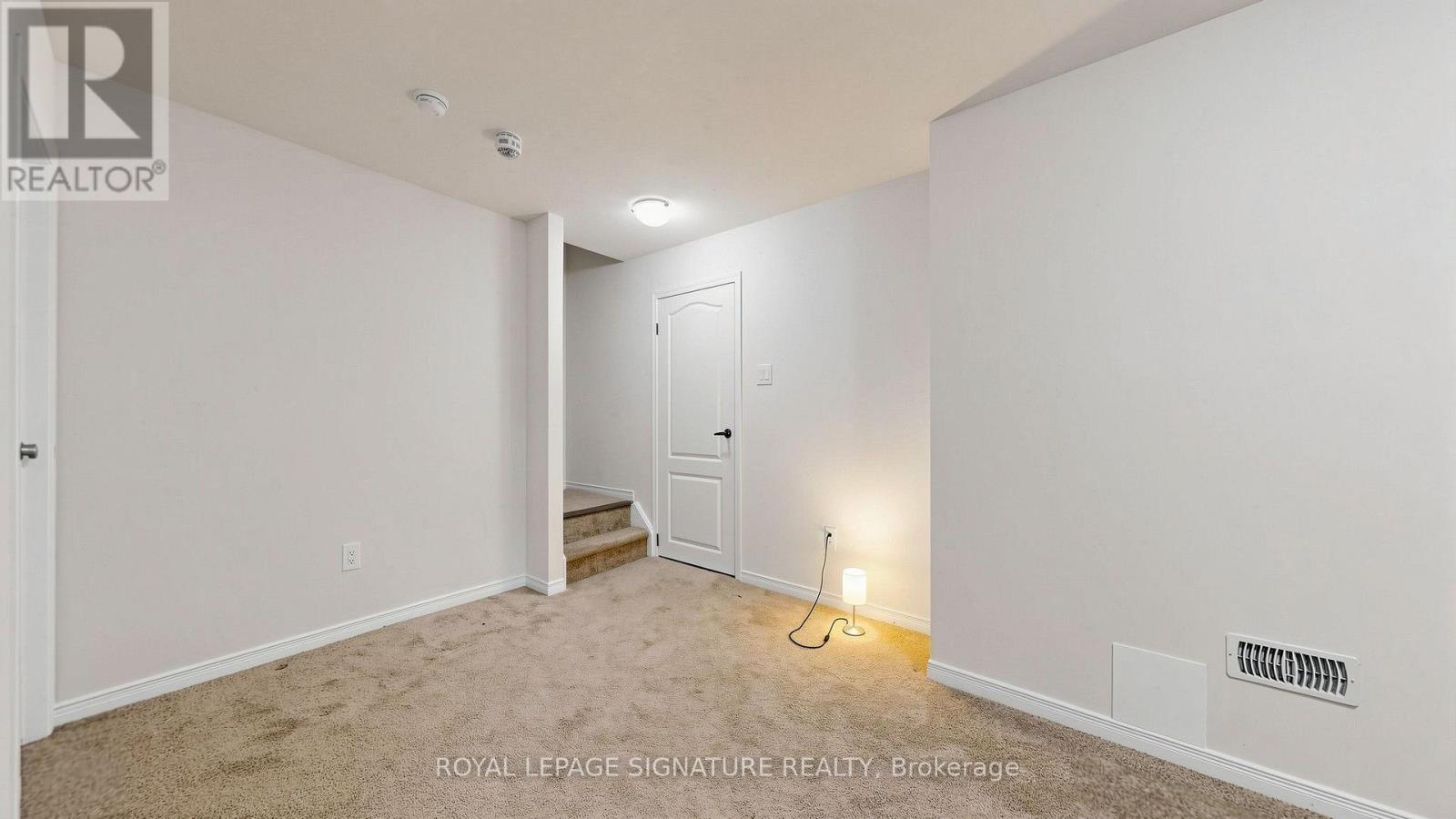 492 QUEEN MARY DRIVE - 42