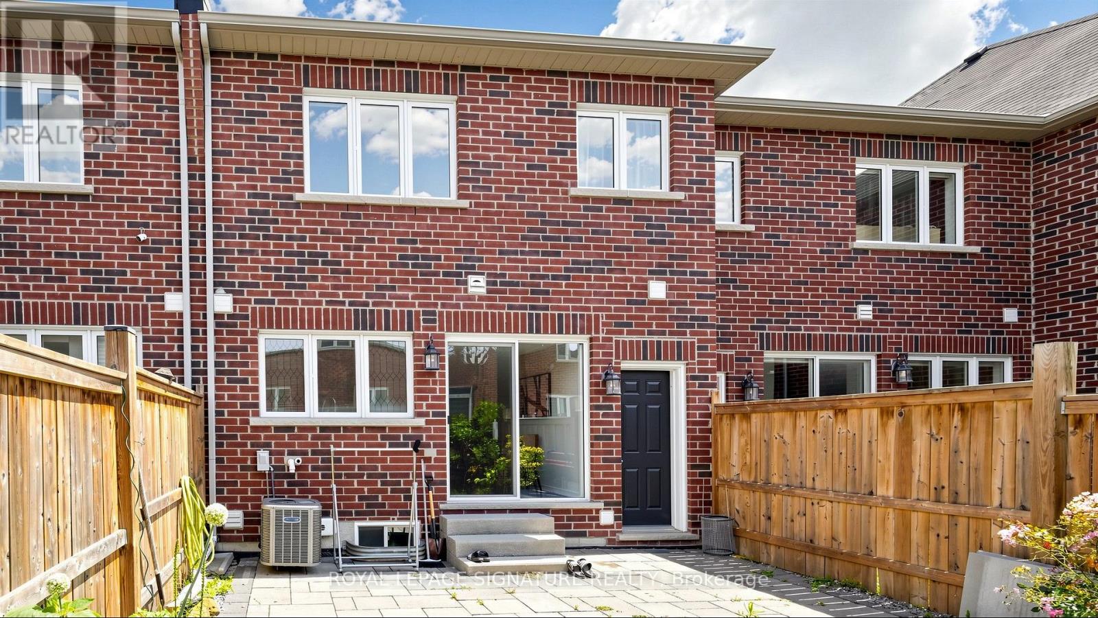 492 QUEEN MARY DRIVE - 46