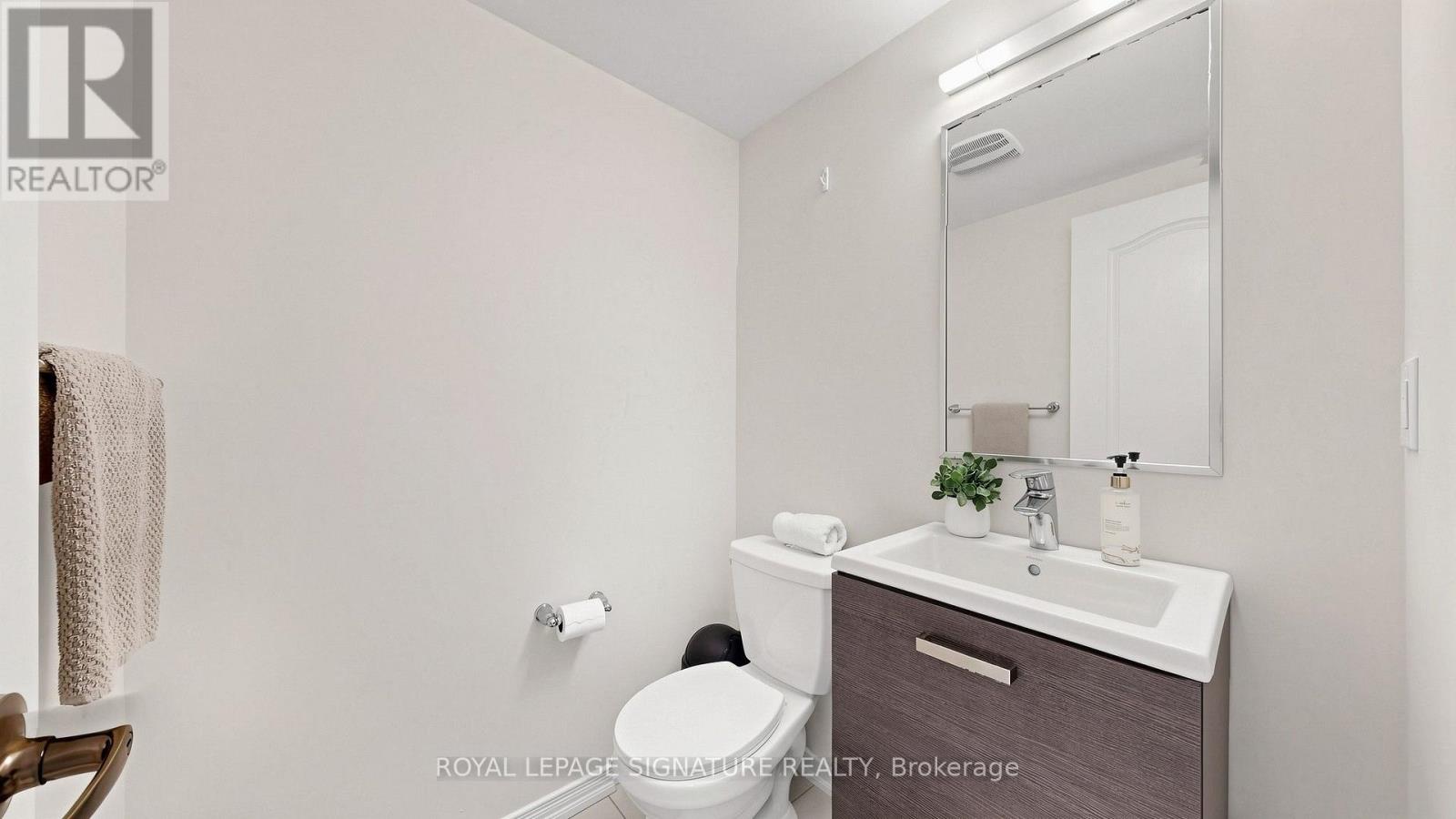 492 QUEEN MARY DRIVE - 7