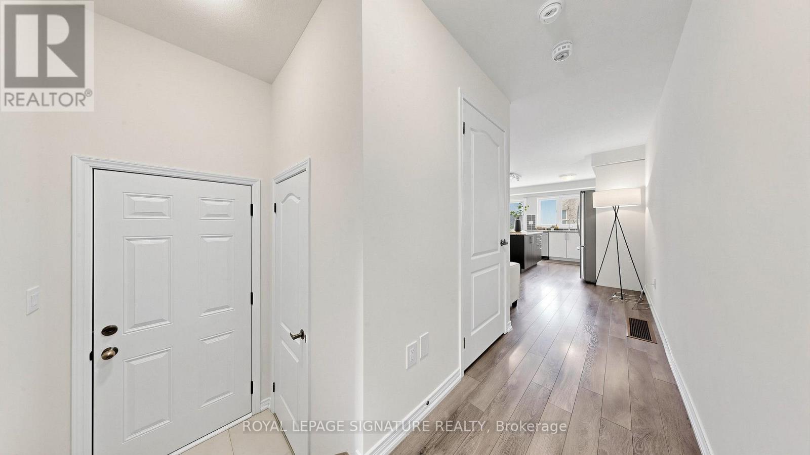 492 QUEEN MARY DRIVE - 9