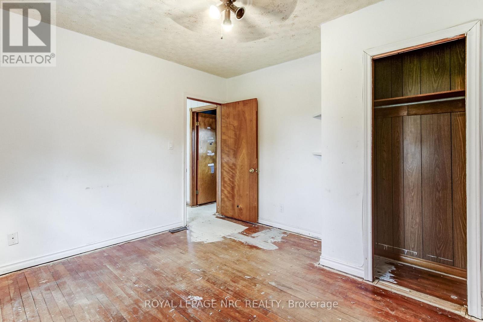 60 VALLEY ROAD - 19