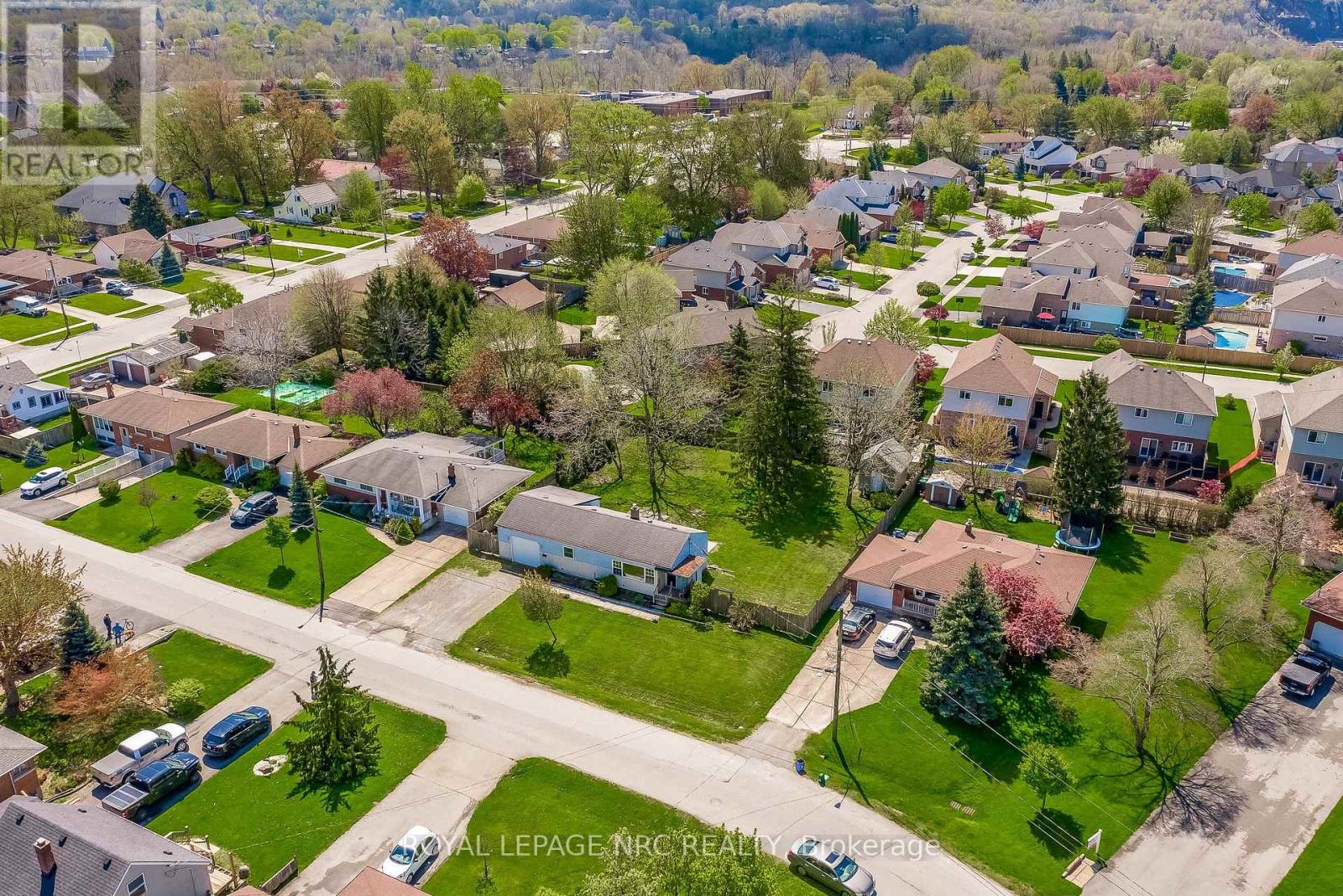 60 VALLEY ROAD - 39
