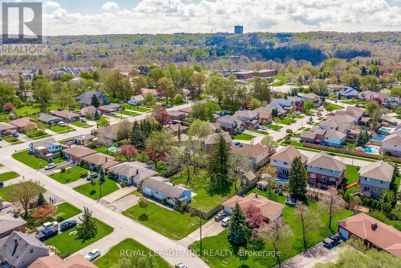 60 VALLEY ROAD - 38