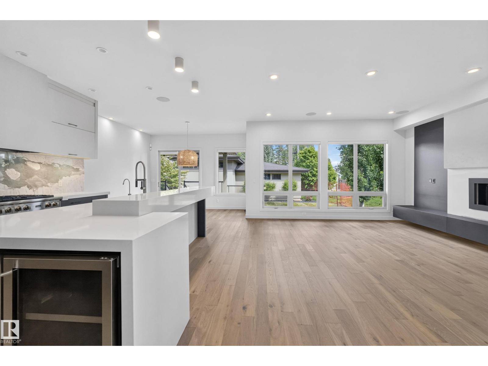 9415 144 ST NW - 10