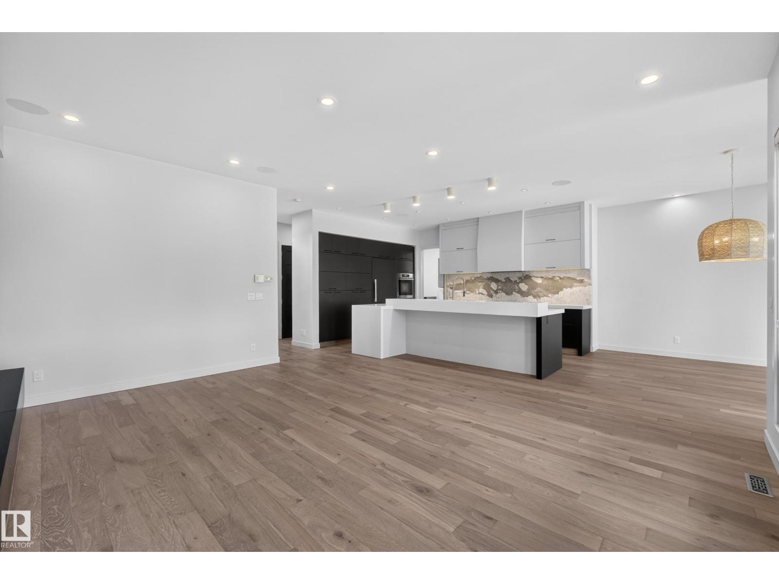 9415 144 ST NW - 14