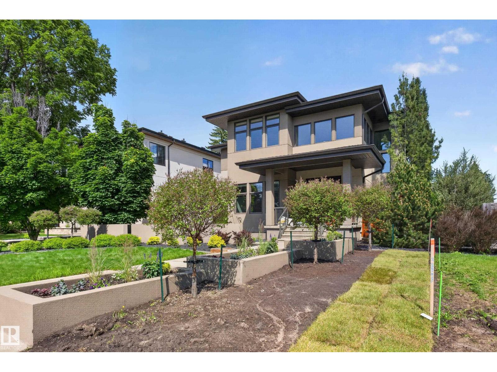 9415 144 ST NW - 2