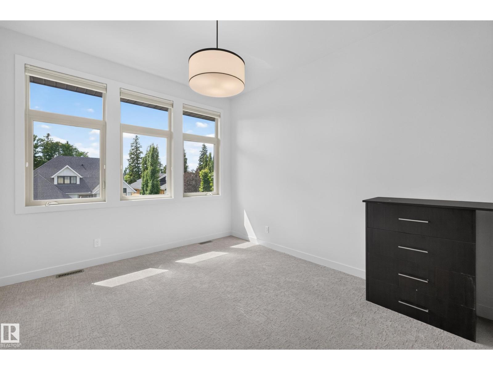 9415 144 ST NW - 31