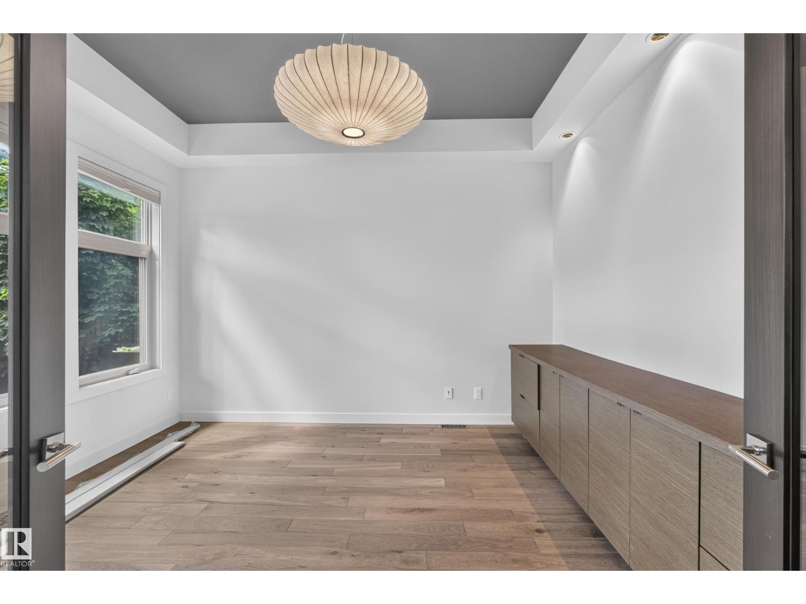 9415 144 ST NW - 5