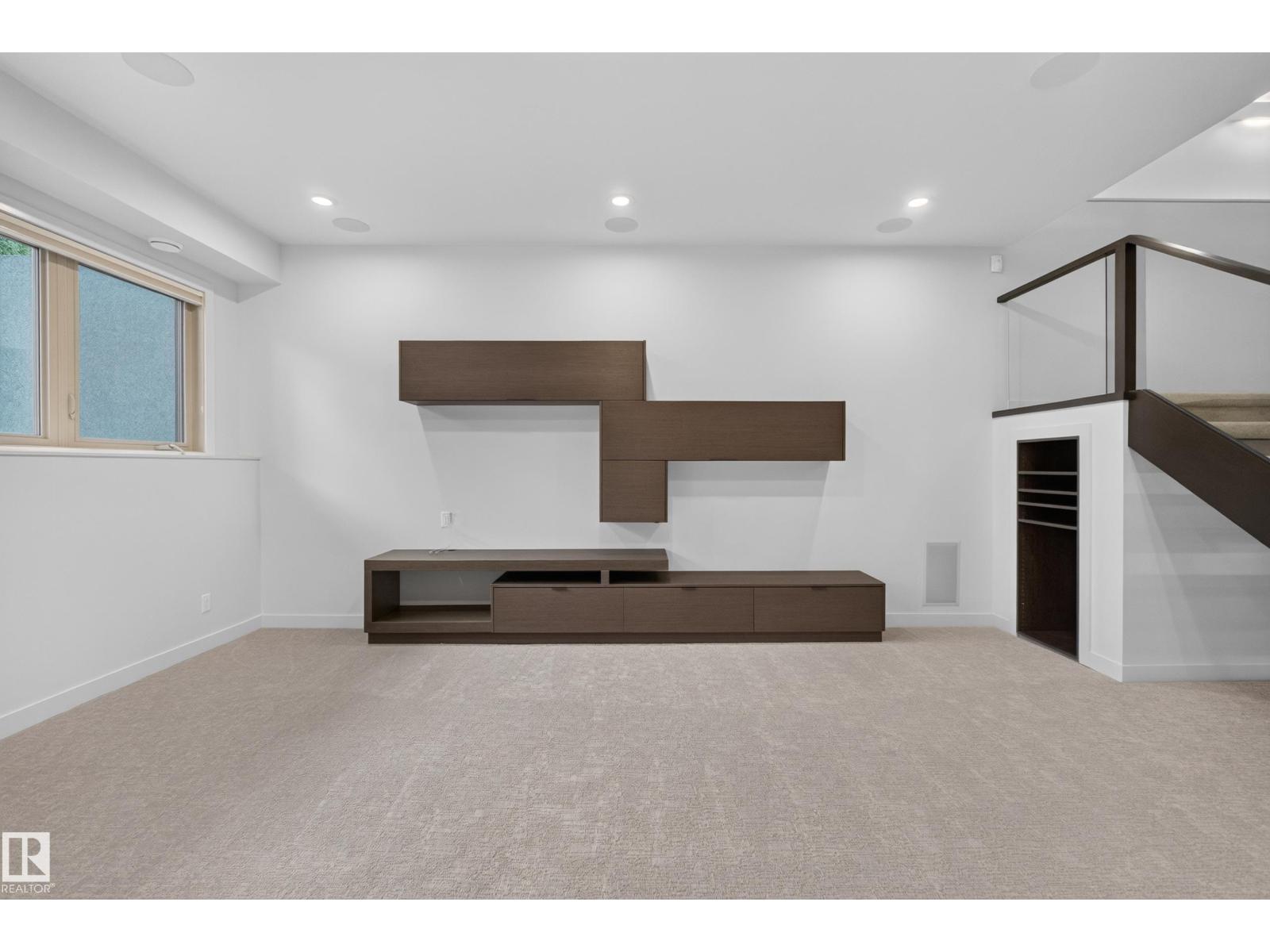9415 144 ST NW - 61
