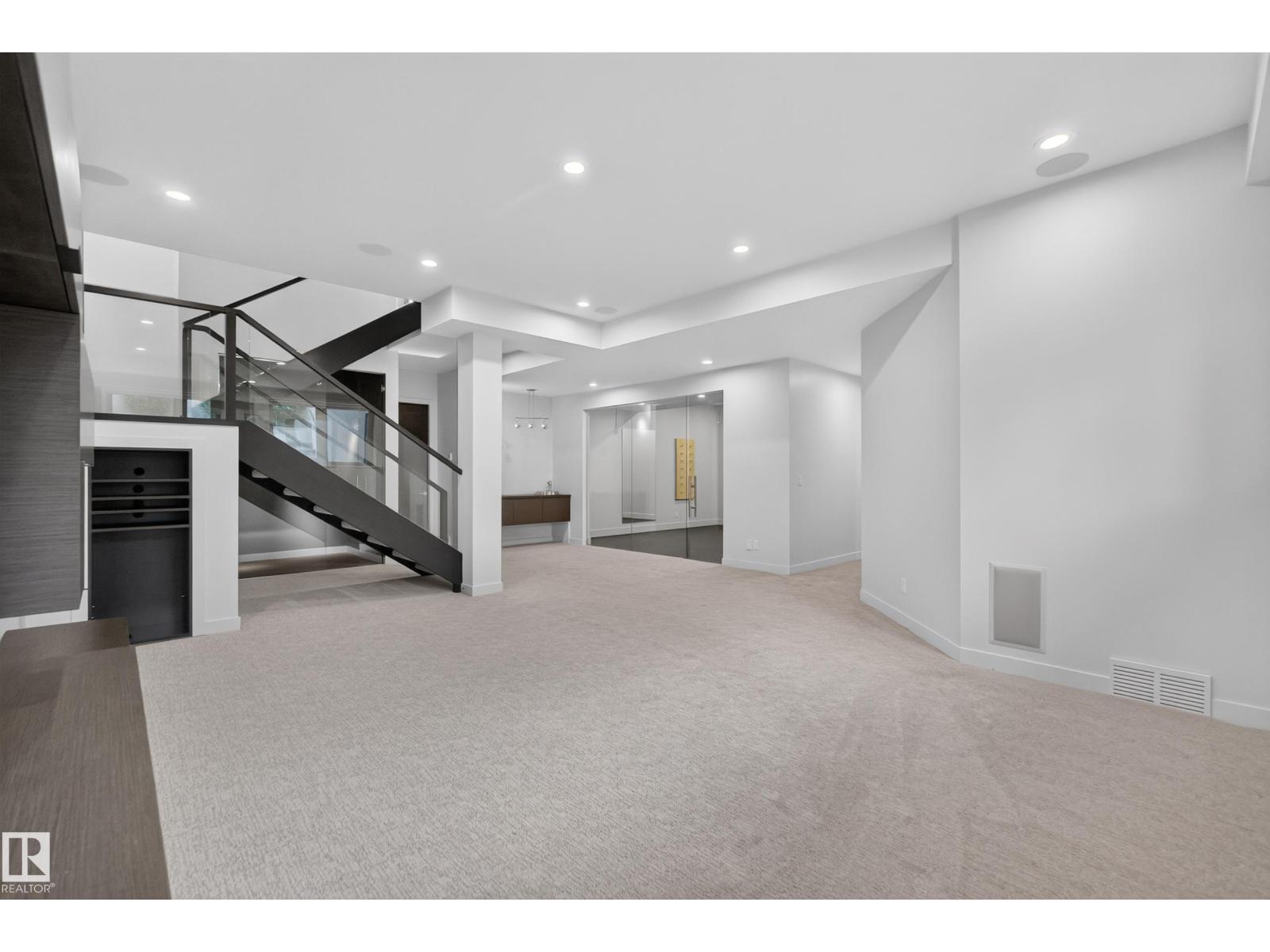 9415 144 ST NW - 62