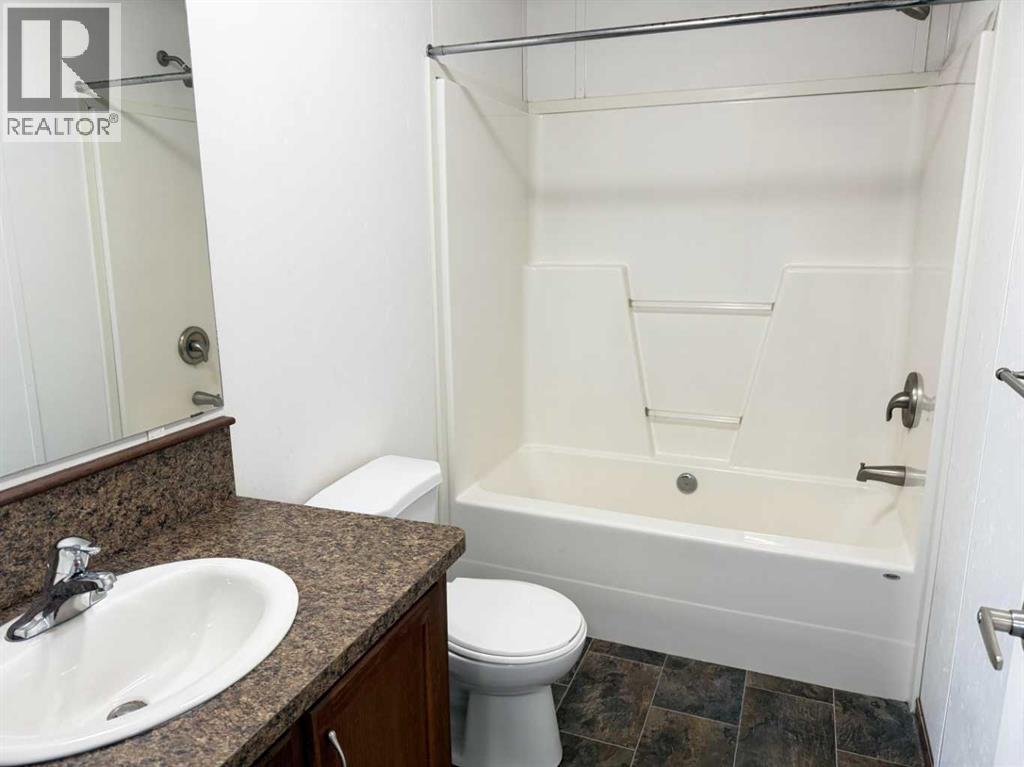 9905 103 Avenue - 13