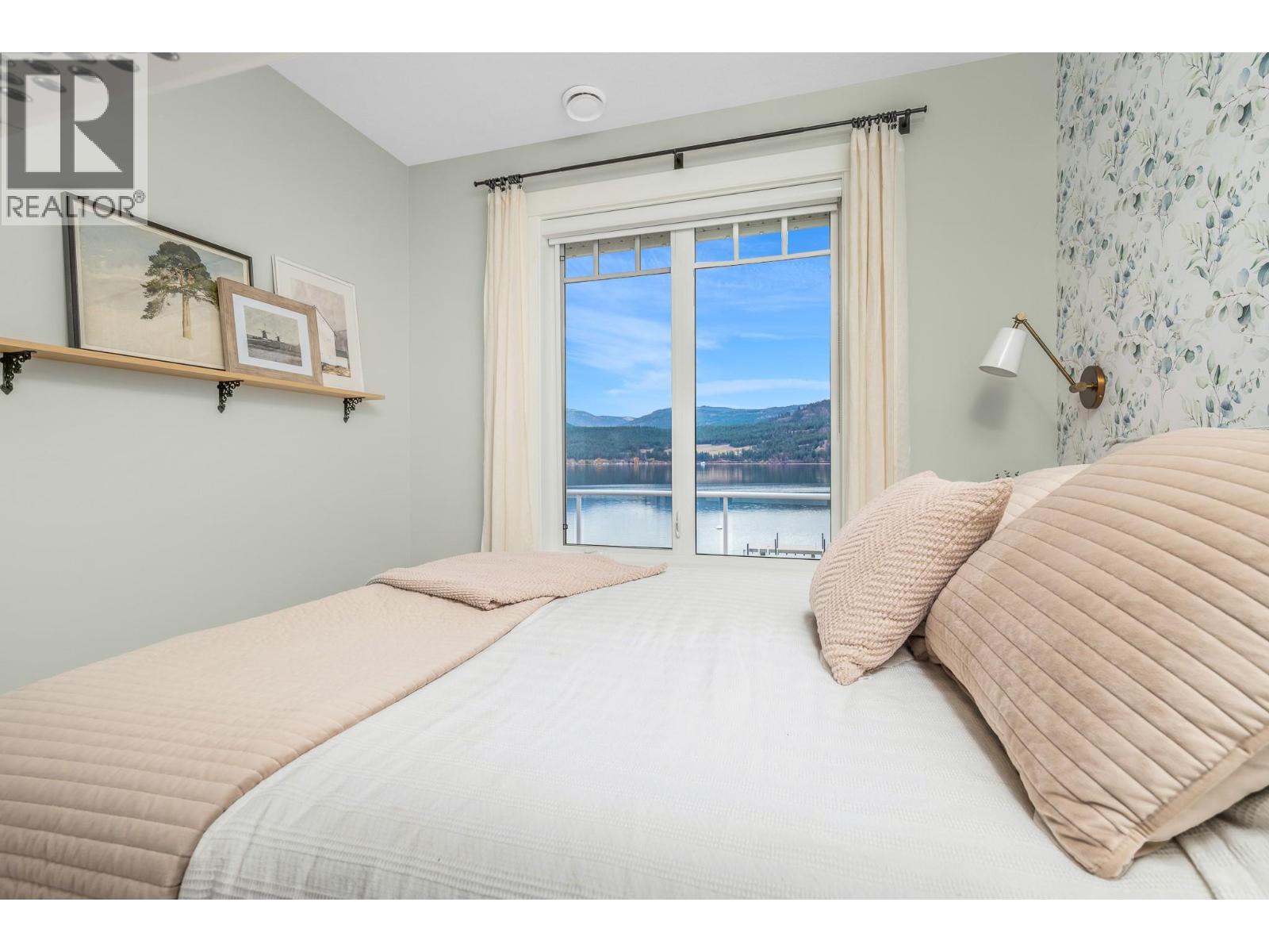 #2 70 Kestrel Place - 21