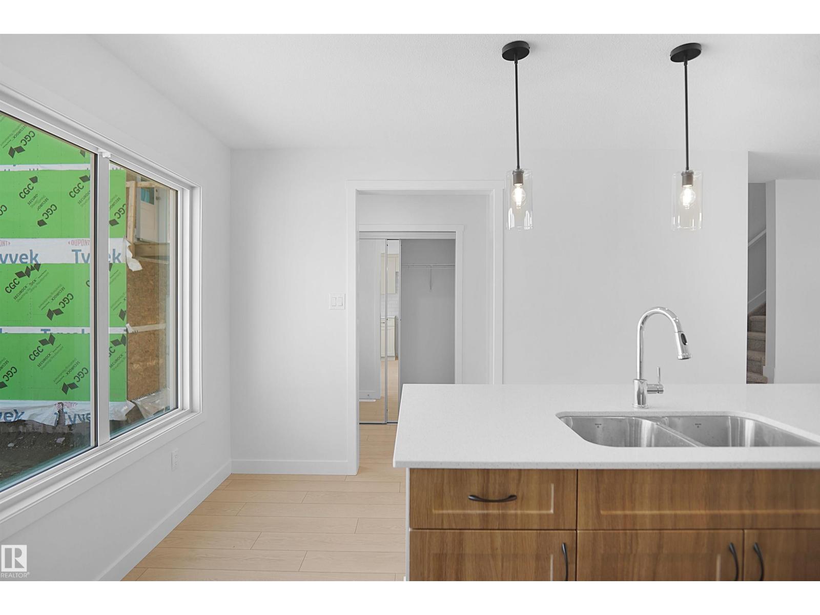 7323 181 AV NW - 14