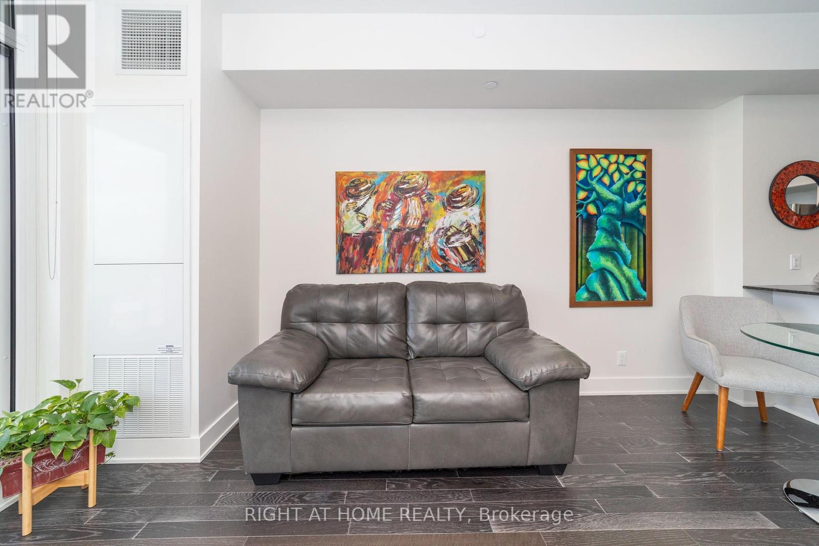1 Bed, 1 Bath House for Sale in Ottawa – 1309 – 485 RICHMOND ROAD, Ottawa – MLS# X13553210 - Image 14