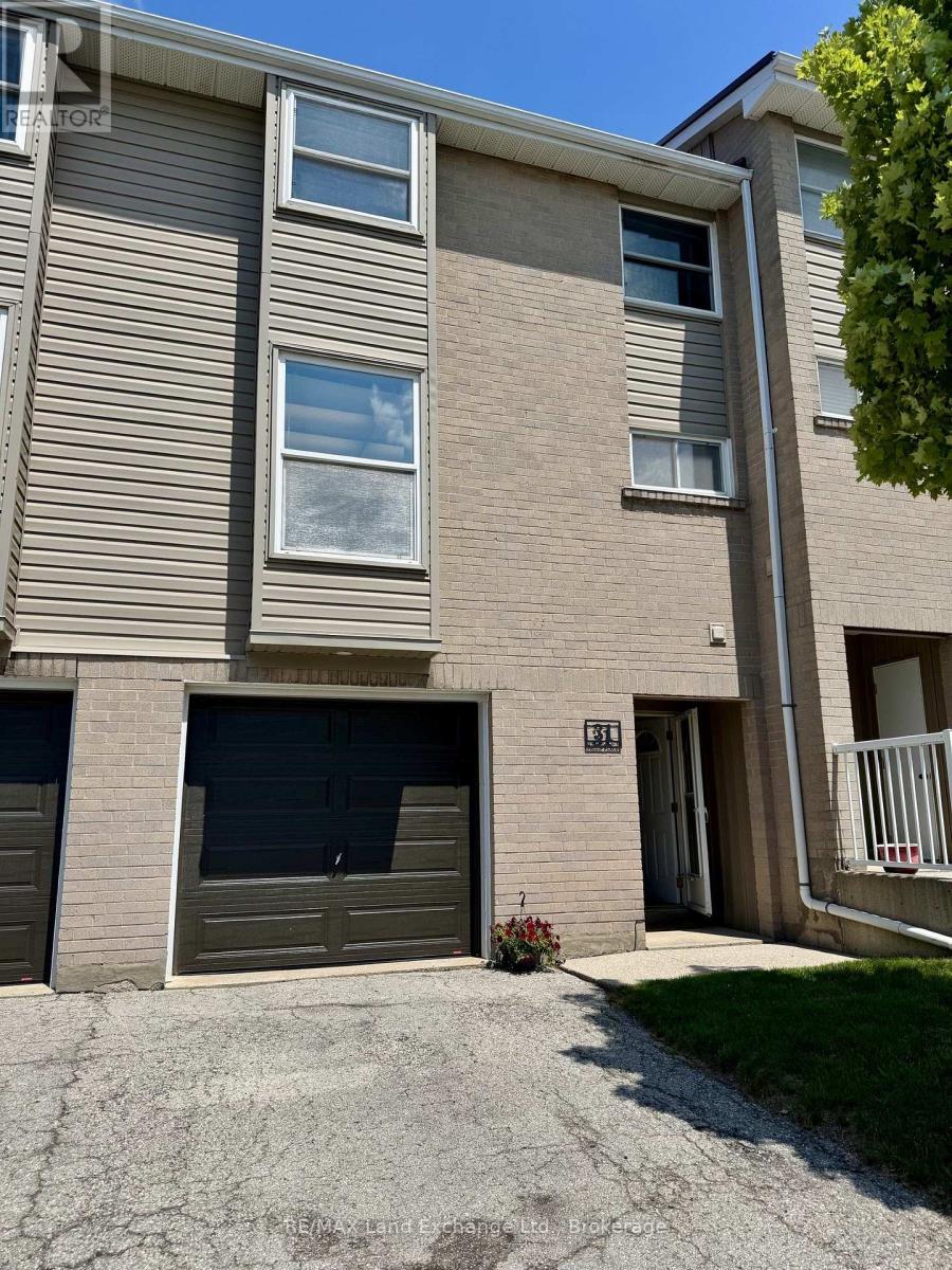 #31 31 PHILIP PLACE - 1