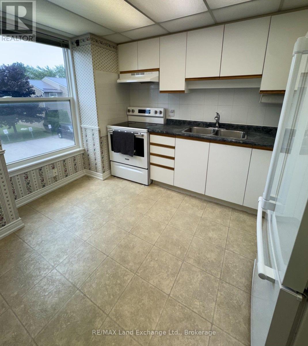#31 31 PHILIP PLACE - Image 5