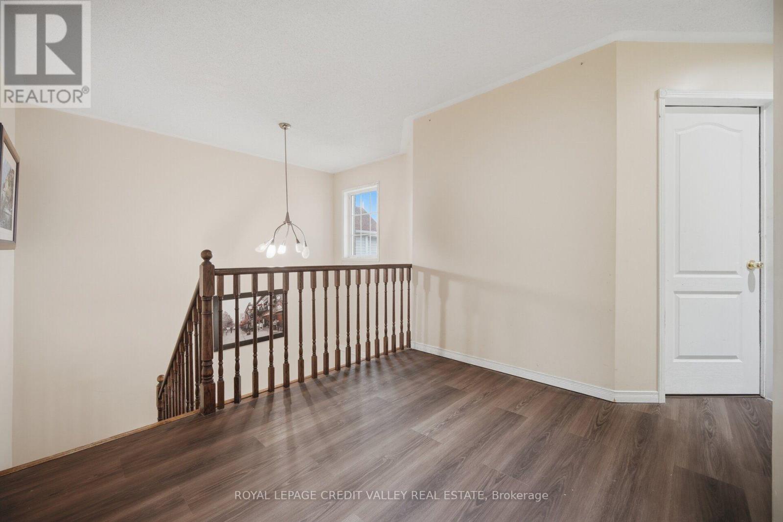 5 PORCHLIGHT ROAD - 20