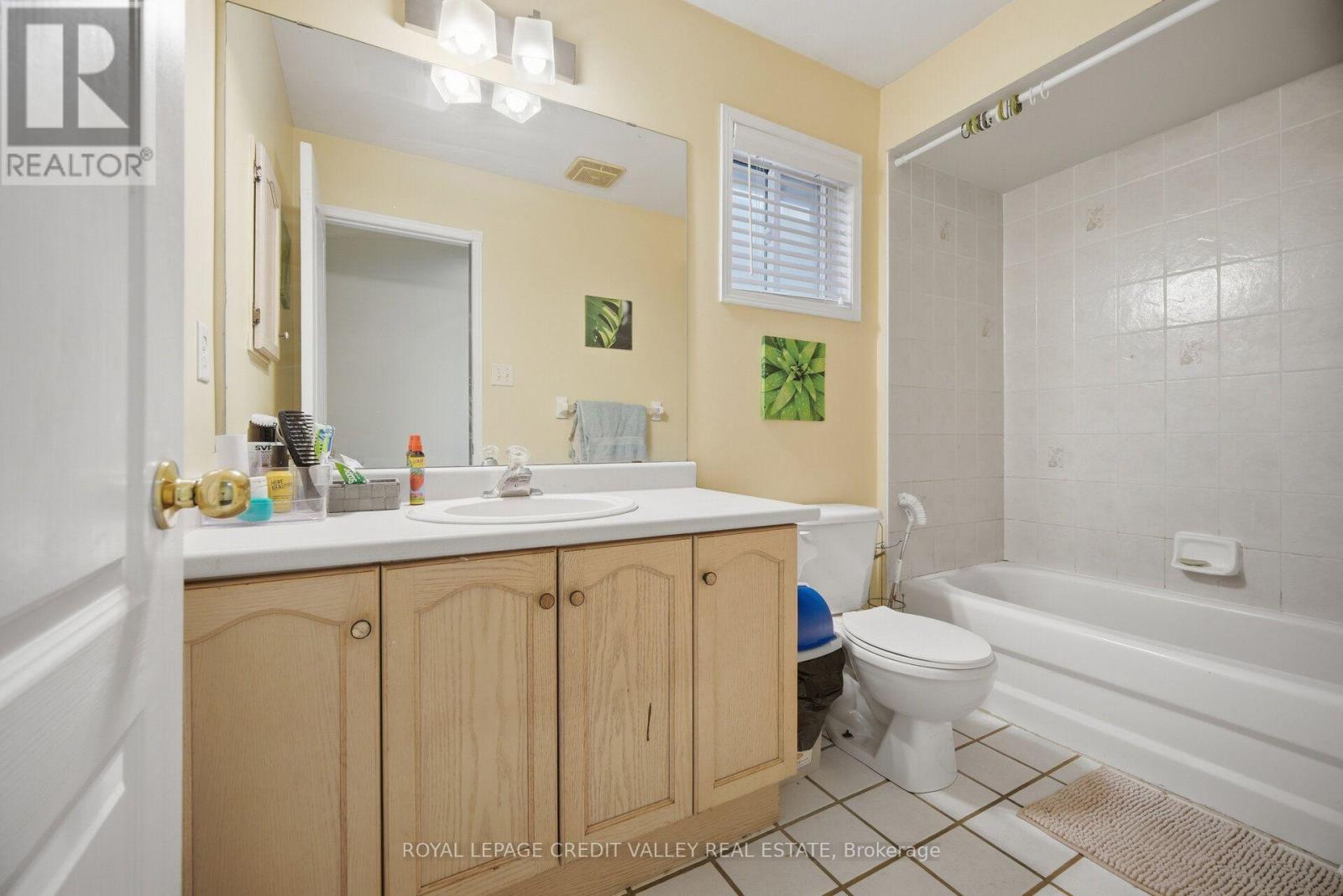 5 PORCHLIGHT ROAD - 31