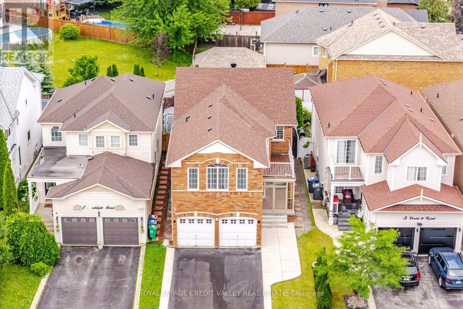 5 PORCHLIGHT ROAD - 3