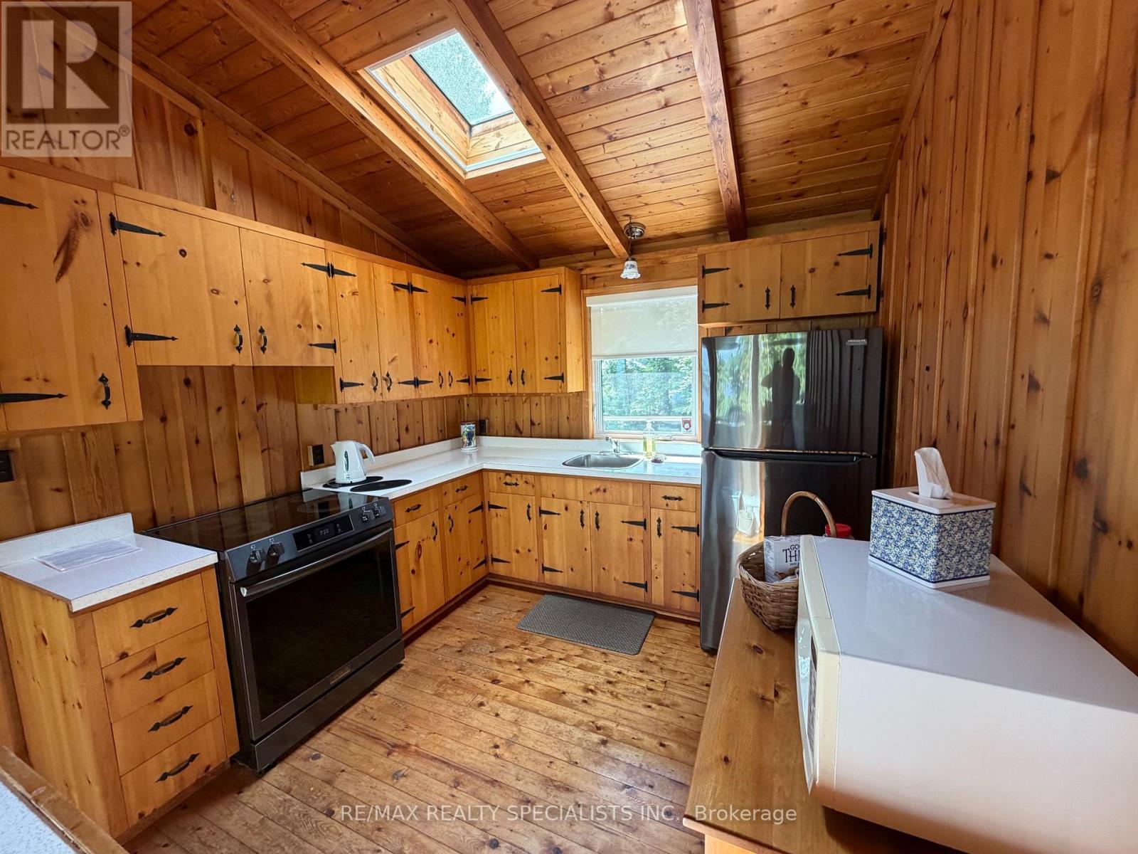 41 CHESTER LANE - 19