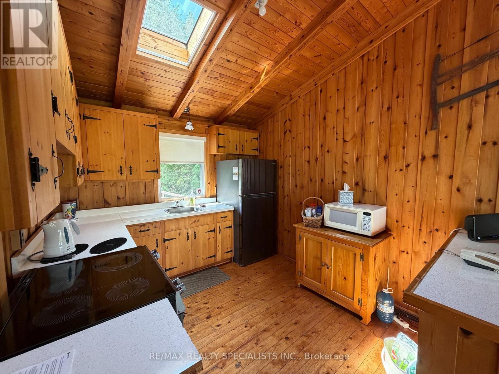 41 CHESTER LANE - 18