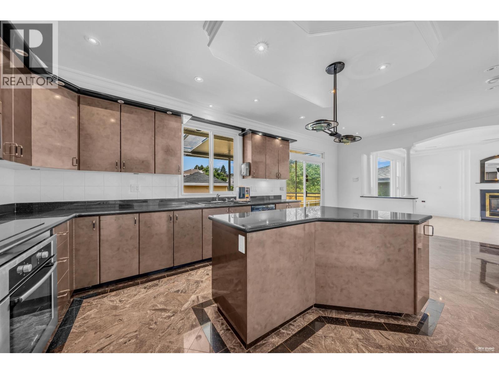 8 Bed, 8 Bath House for Sale in Burnaby – 6091 SELMA AVENUE, Burnaby – MLS# R3145248 - Image 17