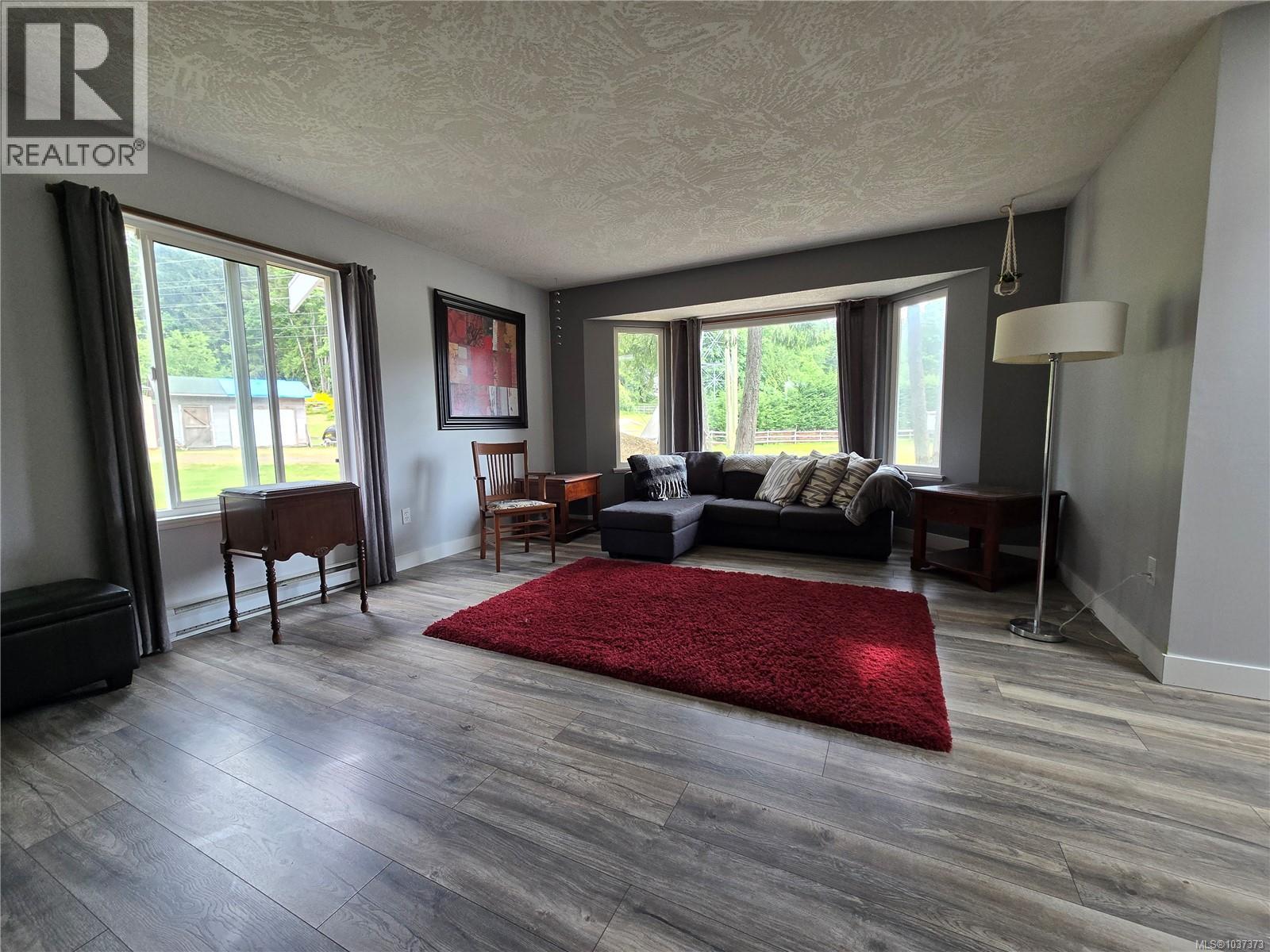 3271 Thain Rd - 9