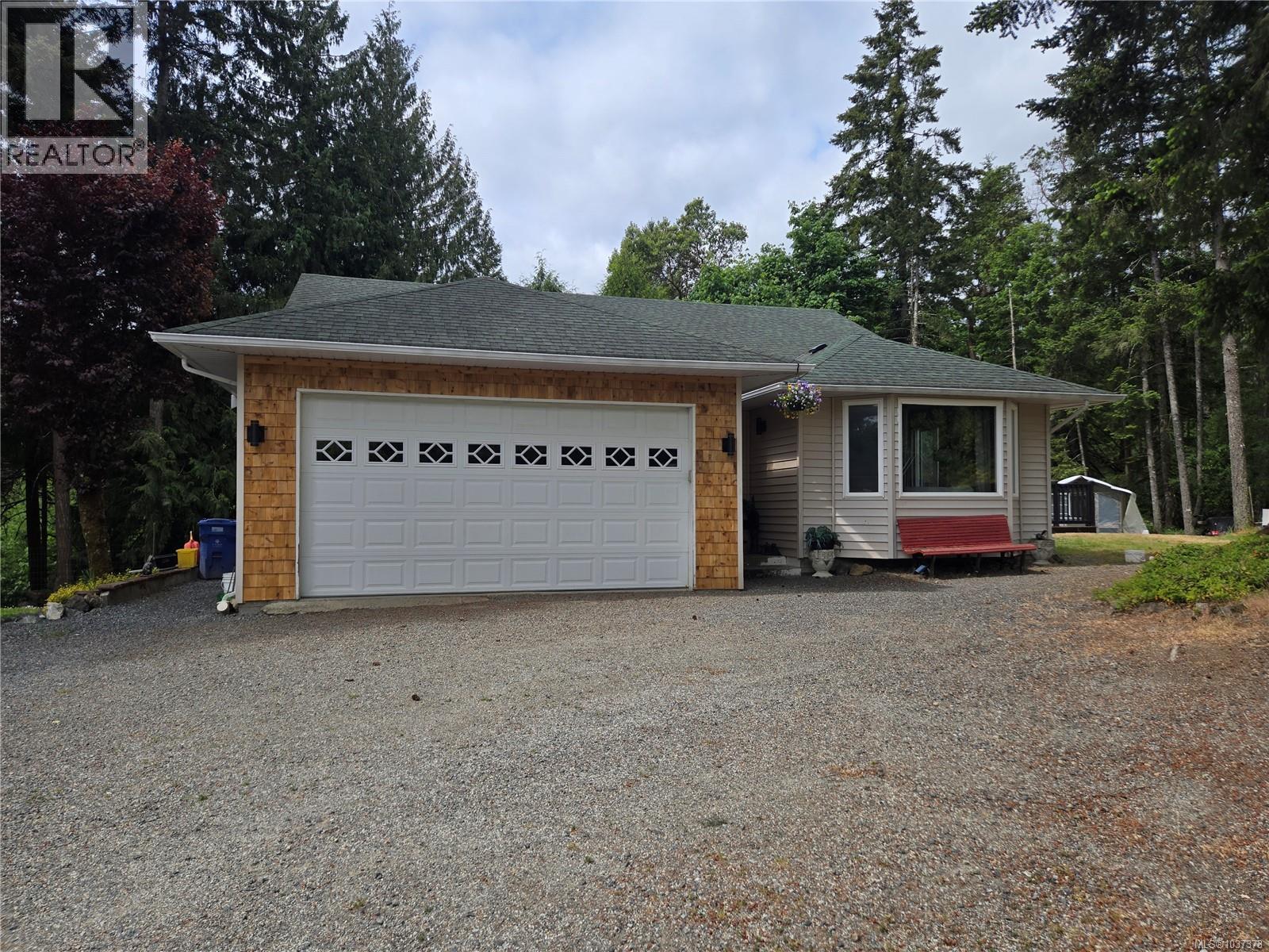 3271 Thain Rd - 1