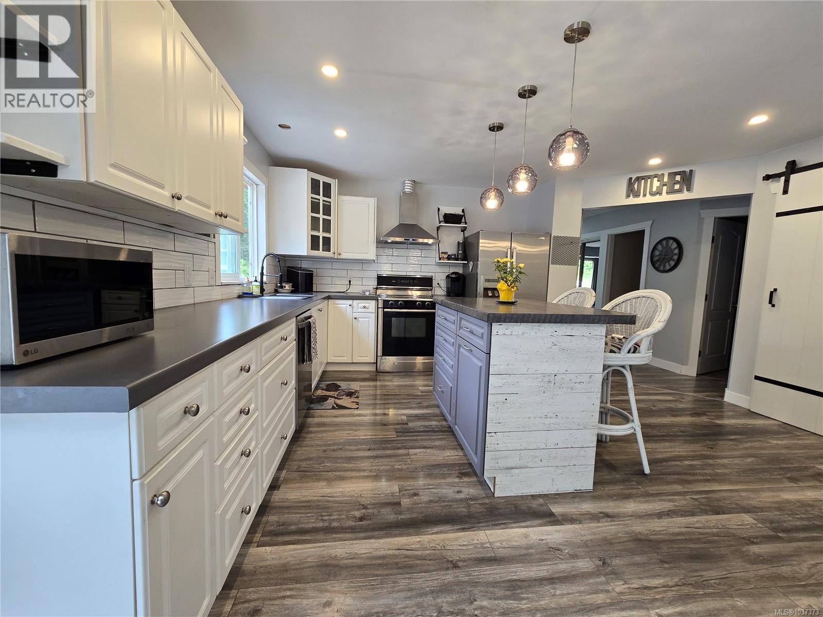 3271 Thain Rd - 5