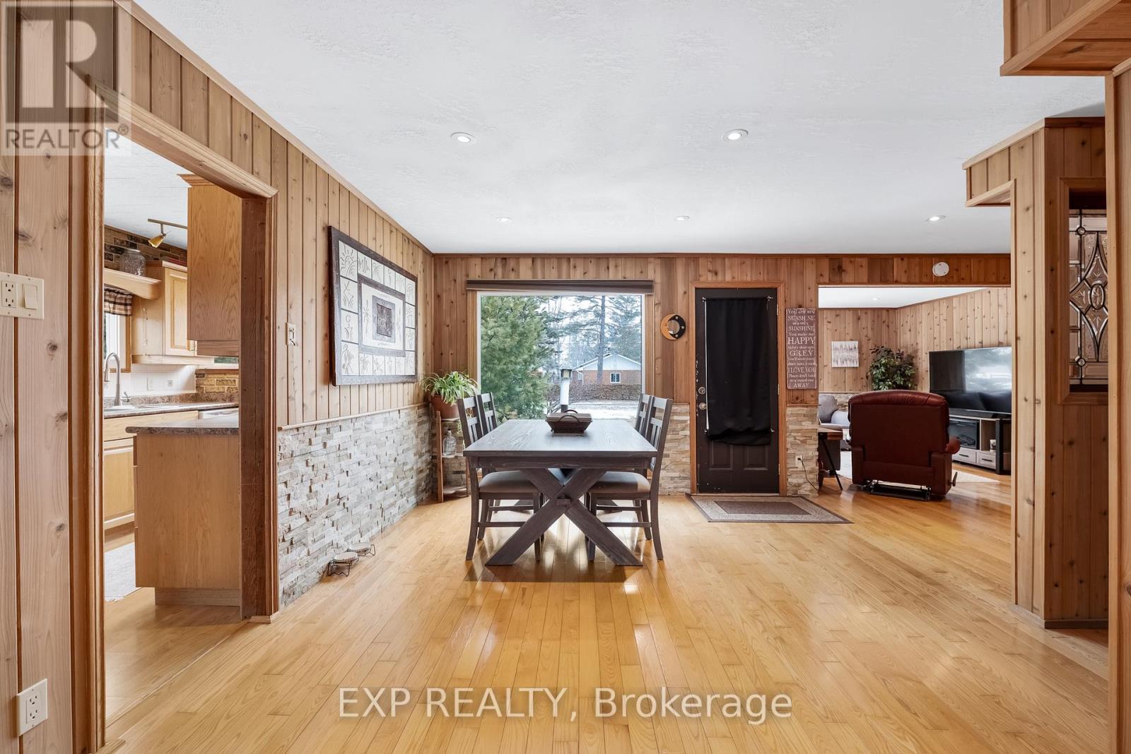 3909 RICHVIEW ROAD - 12