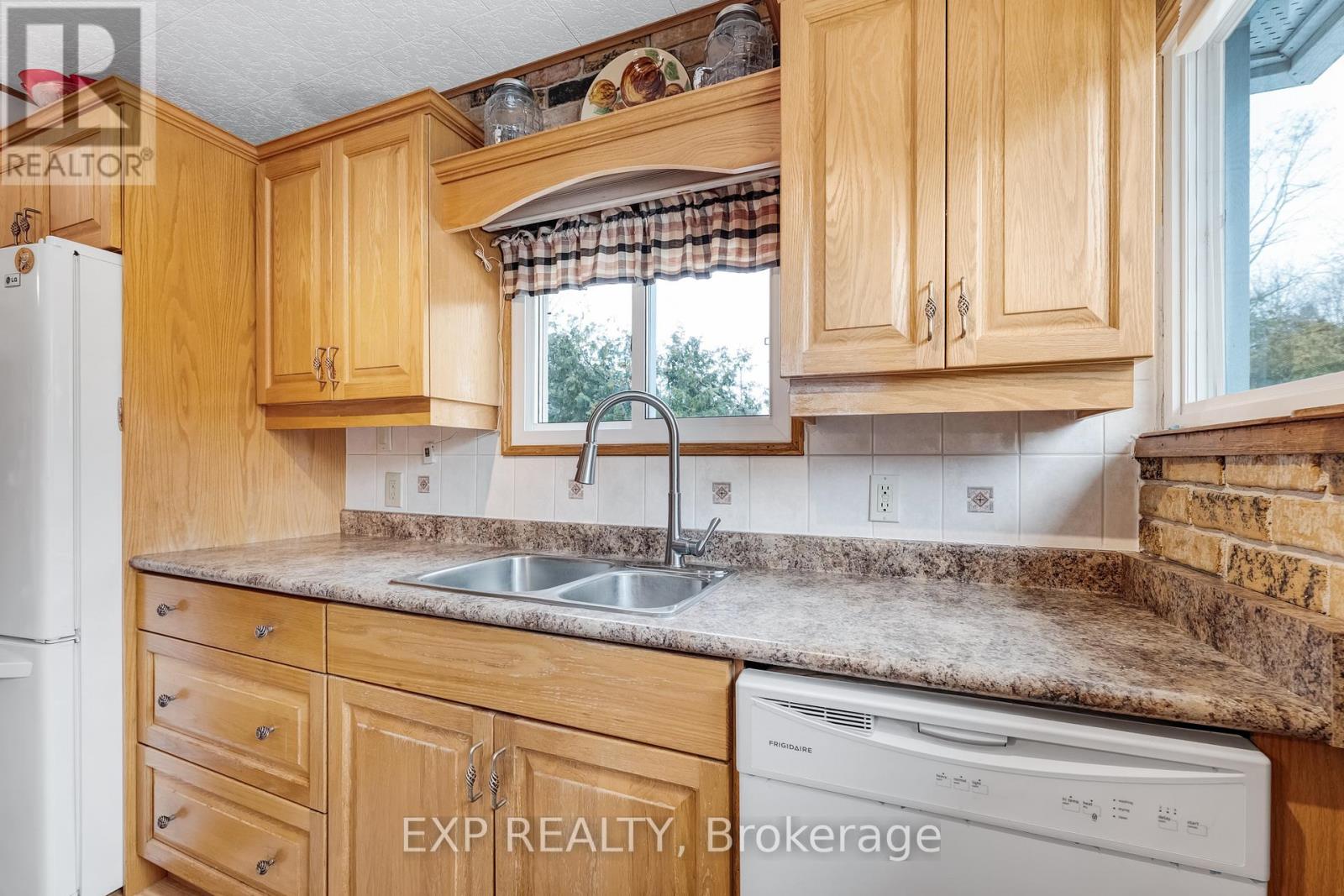 3909 RICHVIEW ROAD - 9
